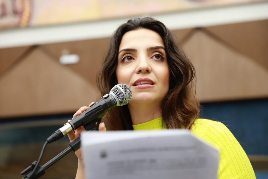 Marcela Trópia critica projeto que pode proibir presença de crianças no Carnaval de BH