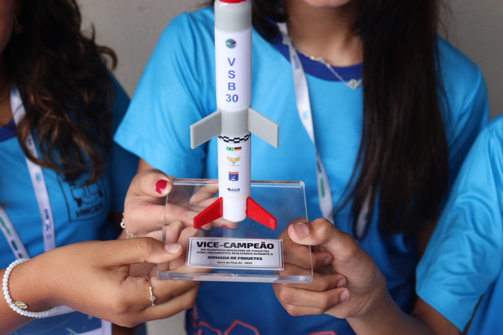 Alunos de escola municipal do Barreiro ganham medalha de prata na Jornada de Foguetes