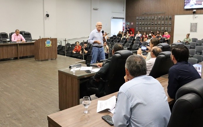 Prefeitura de Montes Claros presta contas à Câmara