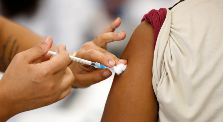 PBH lança Campanha de Vacinação contra a Gripe em lar de idosos