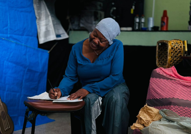 História de Carolina Maria de Jesus causa comoção em EMEF