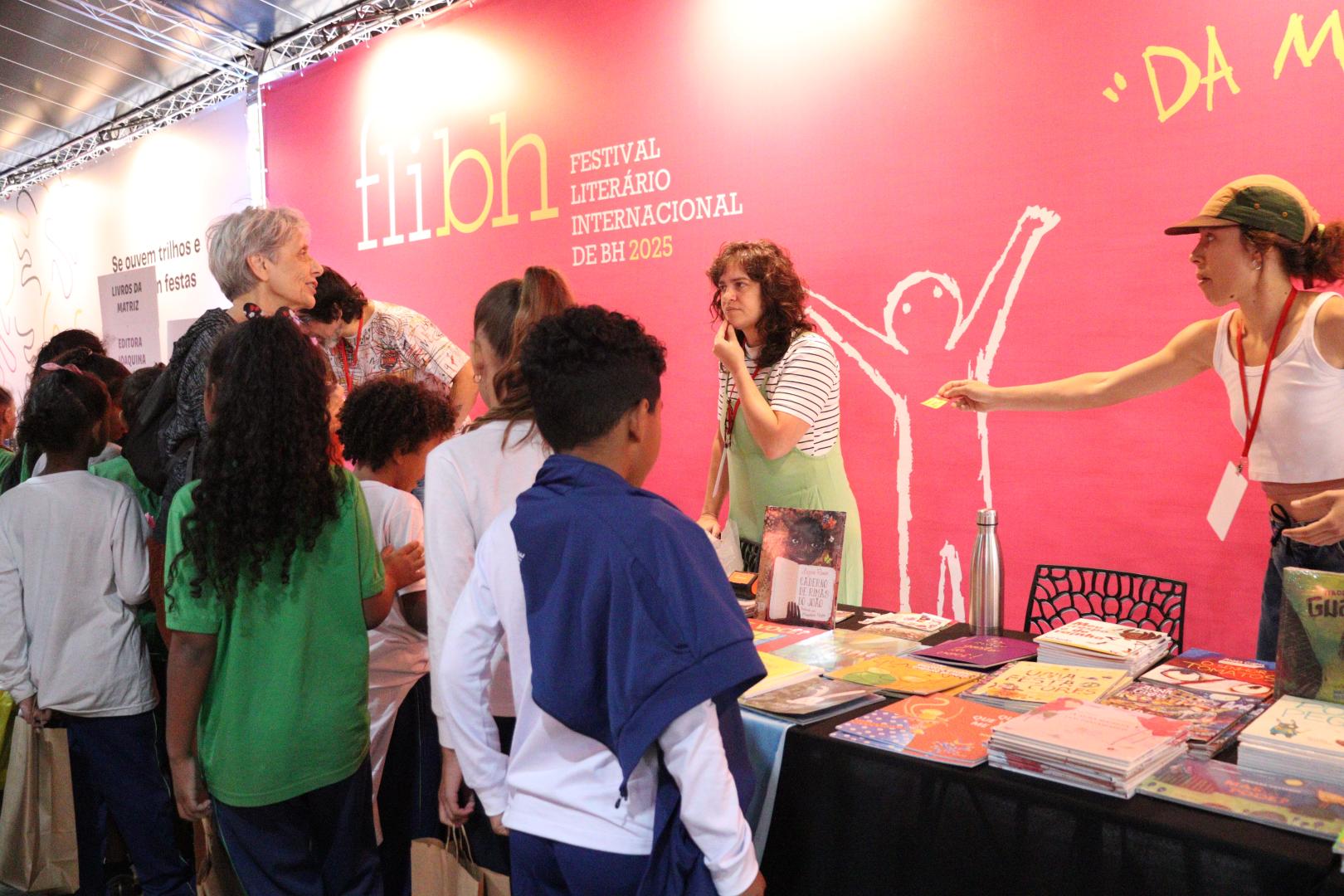 Escolas municipais vão levar estudantes a museus, parques e viagens