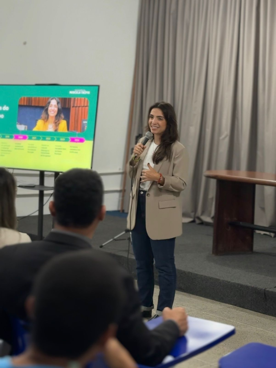 Marcela Trópia cumpre agenda em Montes Claros e participa de encontros institucionais e palestra universitária