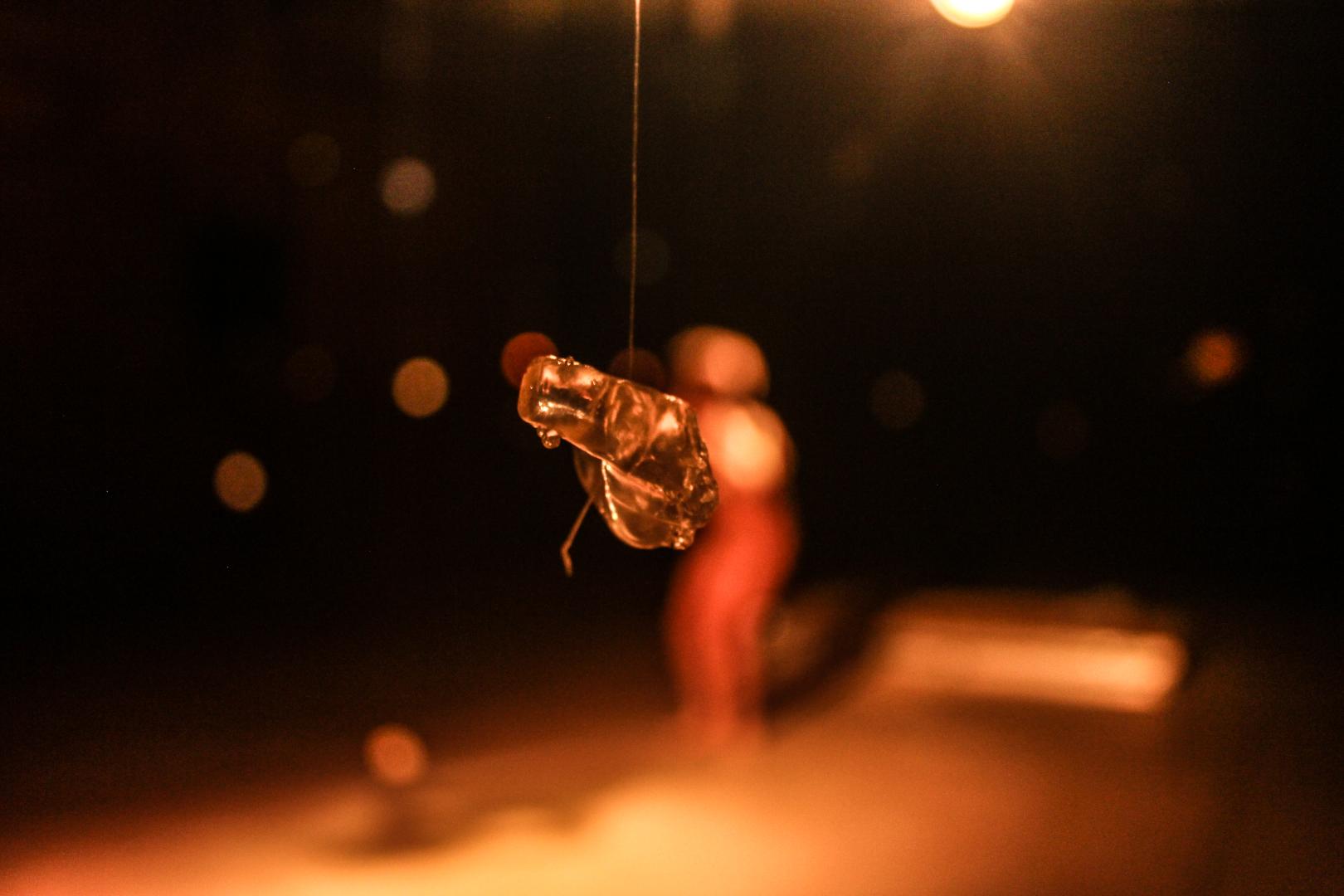 “Terça da Dança” apresenta solo que provoca reflexão sobre escuta e corpo