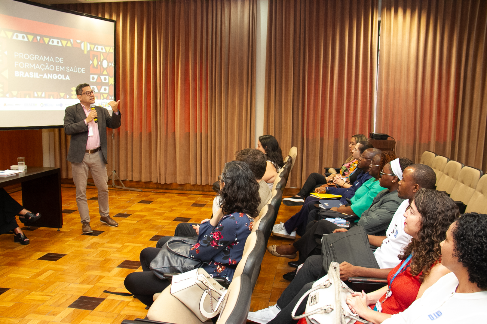 Profissionais de saúde de Angola vão realizar estágio em unidades da rede SUS-BH