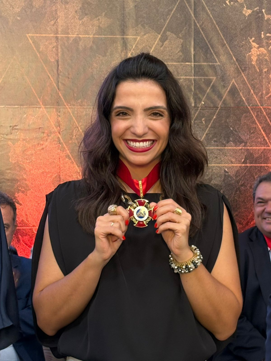 Marcela Trópia foi agraciada com a Medalha da Inconfidência em Ouro Preto