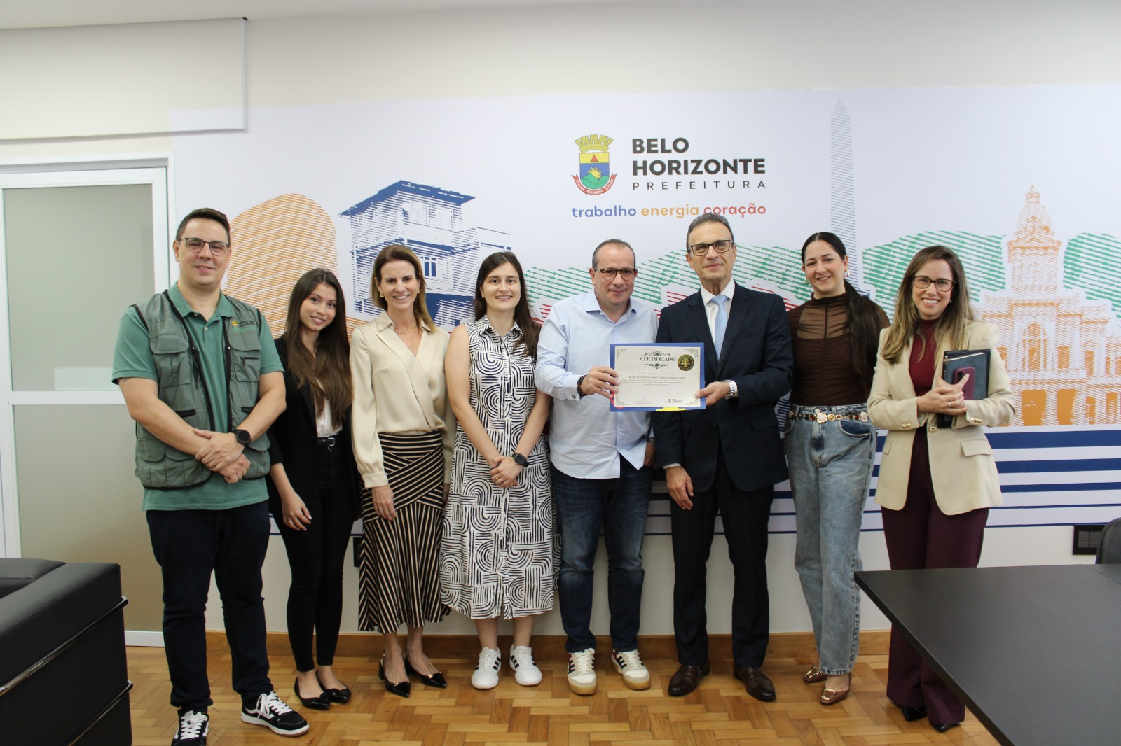 Instituição recebe selo ouro por plantio voluntário de mais de duas mil mudas na capital mineira