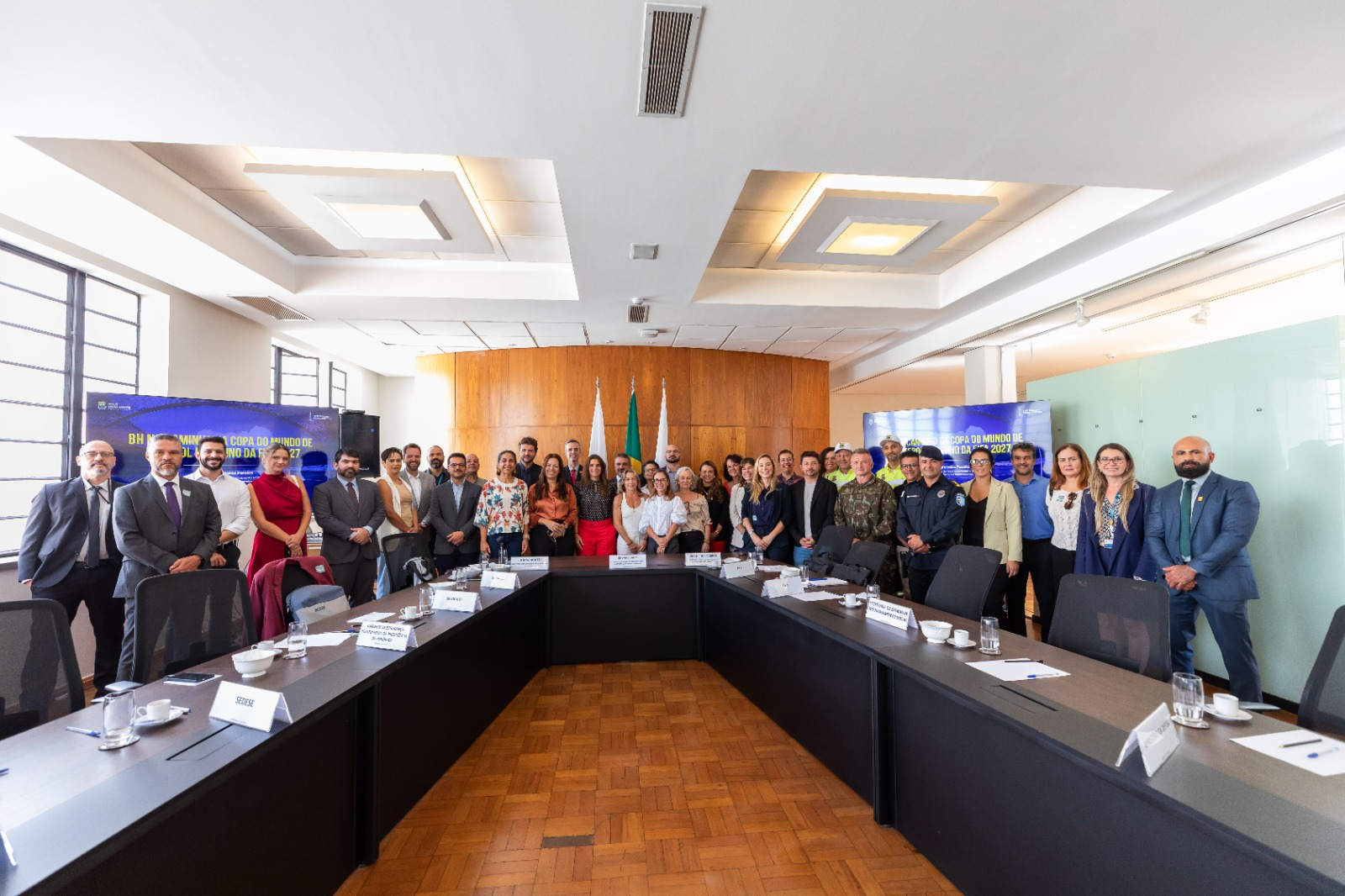 PBH recebe comitiva da FIFA e Ministério dos Esportes como preparação para a Copa Feminina de Futebol