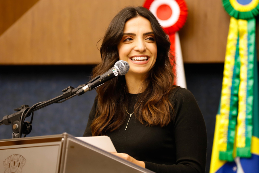 Marcela Trópia oficializa pré-candidatura a deputada estadual